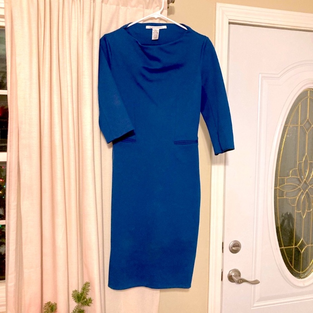 DVF blue sheath dress 3/4th sleeve.